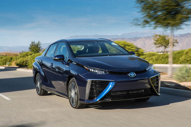 02-Toyota-Mirai-102015