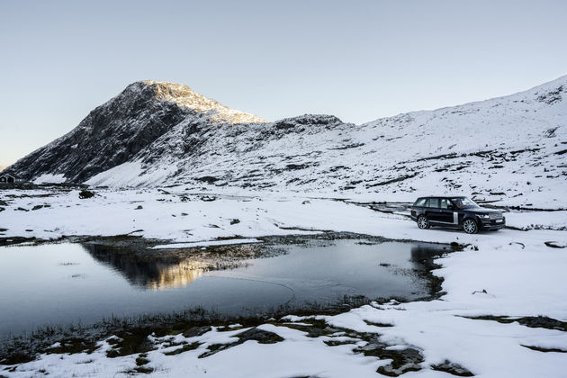 2-Range-Rover-Jonas-Bendiksen