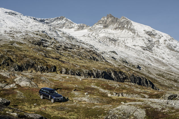 27-Range-Rover-Jonas-Bendiksen