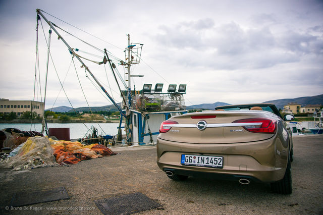 Opel Cascada achterkant