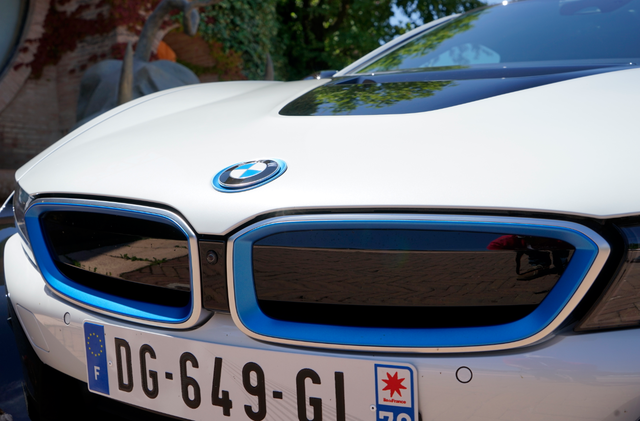 BMW i Blau