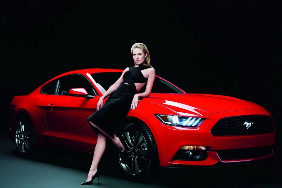 ford-mustang-sienna-miller-4