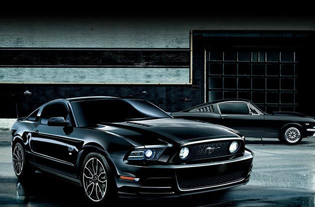 2014-Ford-Mustang-V8-GT-Coupe-The-Black-Edition-1