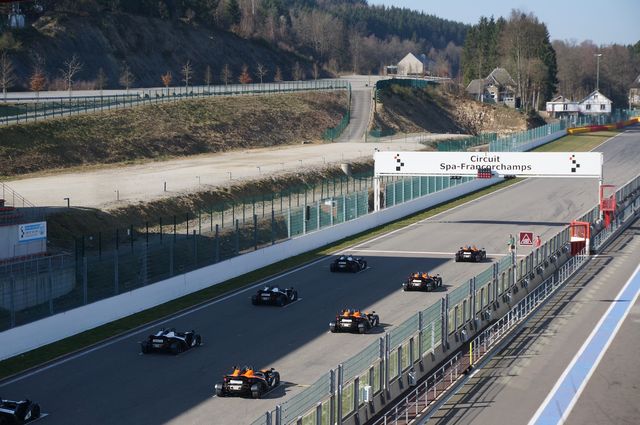 Zelf racen op Spa Francorchamps is iets dat iedereen eigenlijk u00e9u00e9n keer zou moeten doen