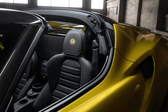 alfa-4c-spider-interieur