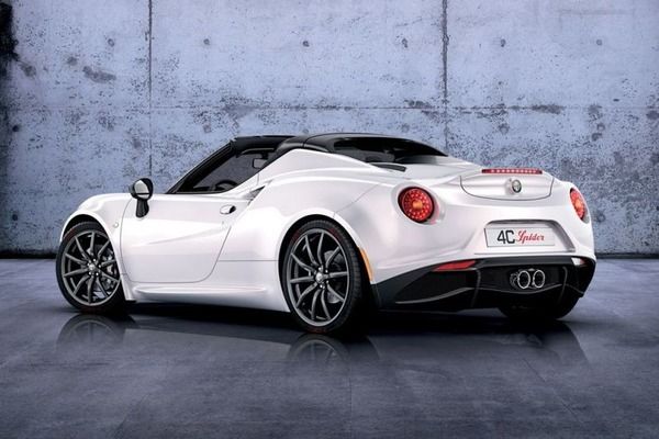 Alfa_Romeo_4c_uitlaat