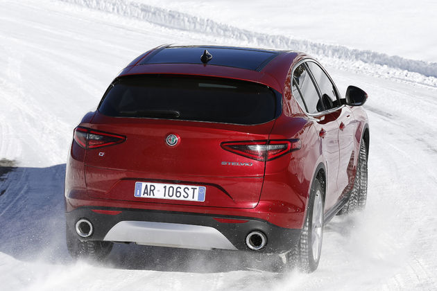 Alfa_Romeo_Stelvio_Stelvio_Pass (12)