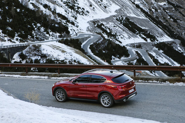 Alfa_Romeo_Stelvio_Stelvio_Pass (15)