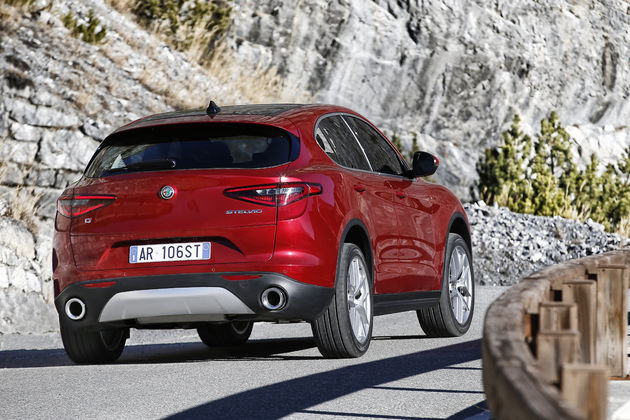 Alfa_Romeo_Stelvio_Stelvio_Pass (4)