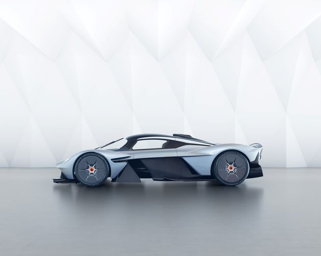 aston-martin-valkyrie_17-(large)