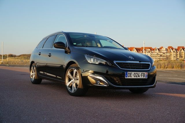 Peugeot_308_SW_5