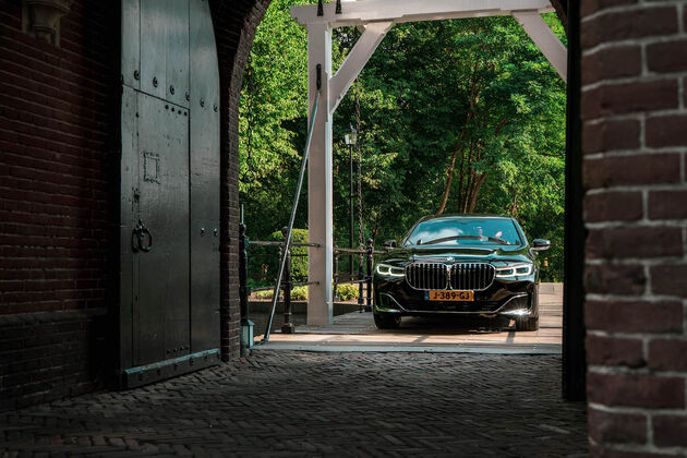 BMW_7-series_Drive_in