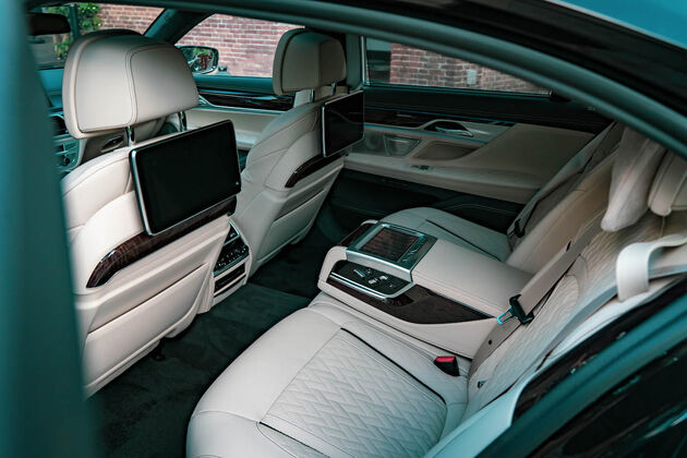 BMW_7-series_Interior_Back