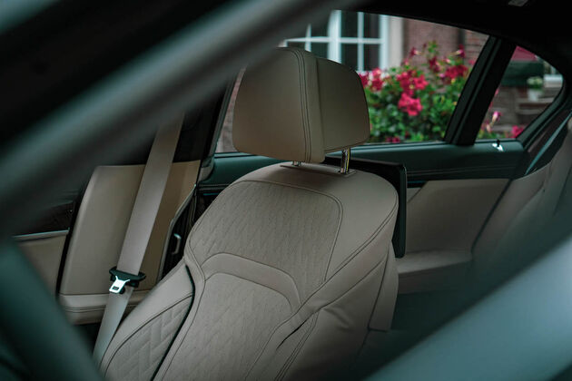 BMW_7-series_seats