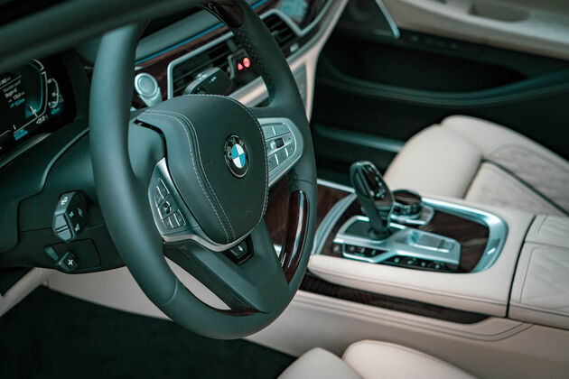 BMW_7-series_Steering