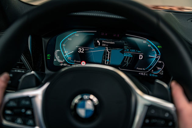 BMW_eDrive_Zone_cockpit