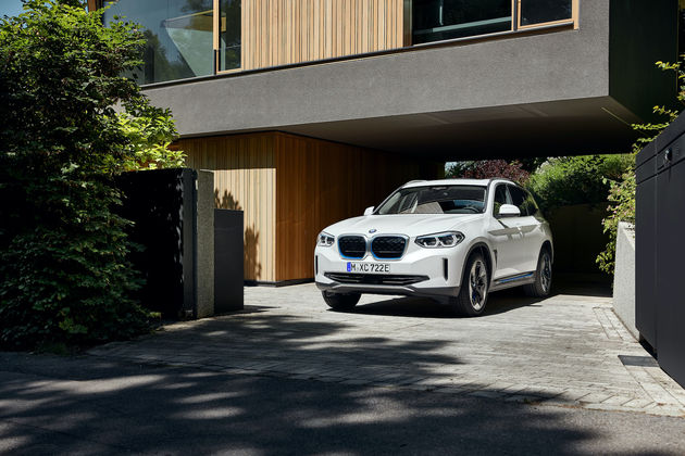 BMW_IX3_House_Electric