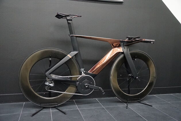 Deze wielrenfiets hoort bij het Onyx project van Peugeot.