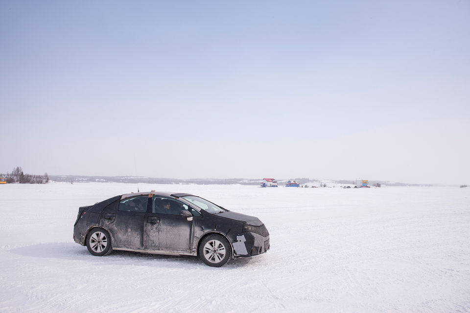 20140204_04-Toyota_test_waterstofauto_FCHV_in_de_extreme_vrieskou_in_Amerika_en_Canada