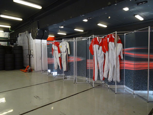 audi_driving_experience_barcelona_kleding