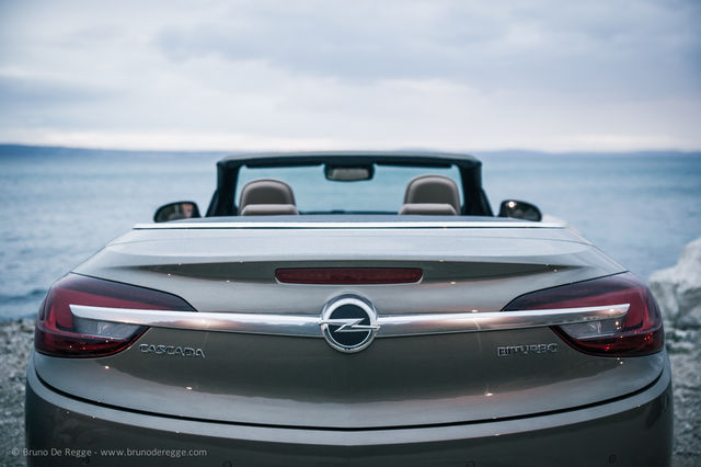 Opel Cascada inside look