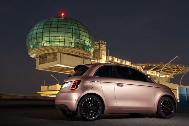 Fiat_500e_3+1_01