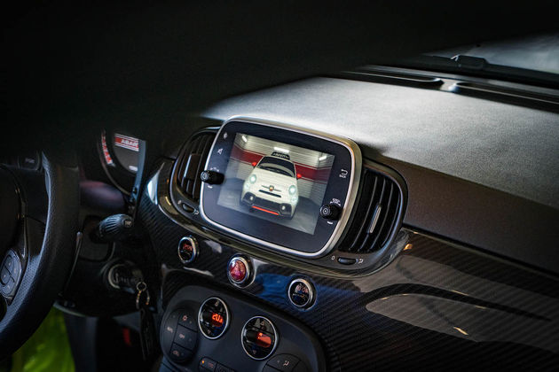 Fiat_595_Abarth_Display