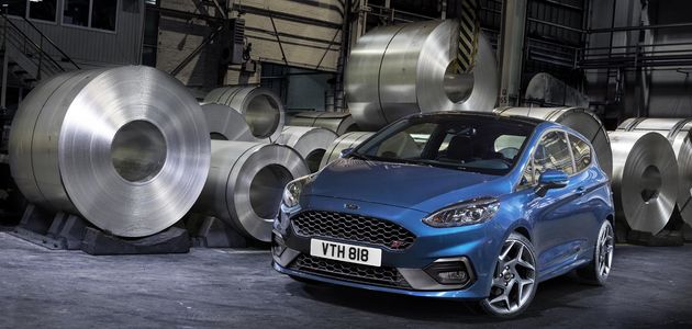 FORD_2017_Fiesta_ST_01