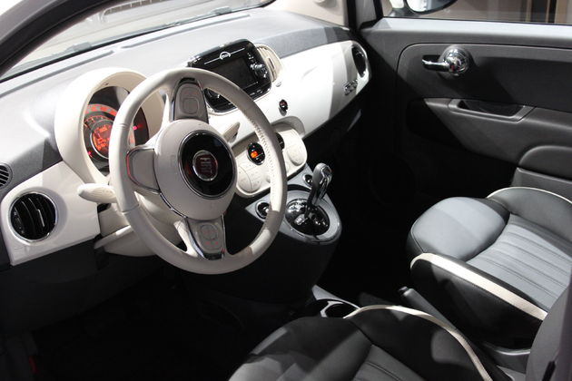 Het Uconnect systeem zit in alle exemplaren van de nieuwe Fiat 500.