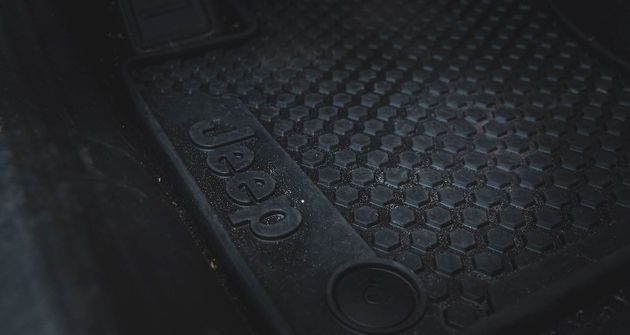 Jeep_Renegade_Floor