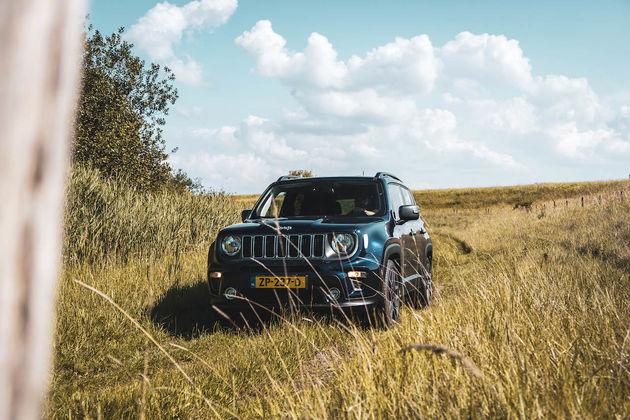 Jeep_Renegade_Gras_drive