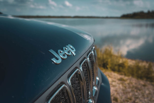 Jeep_Renegade_Nose_Badge