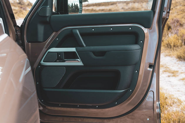 Land_Rover_Defender_Door