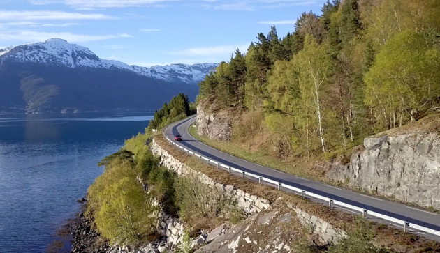 Rijden langs de fjorden