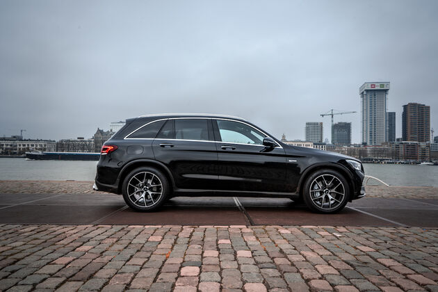 mercedes-amg_glc_43_Side