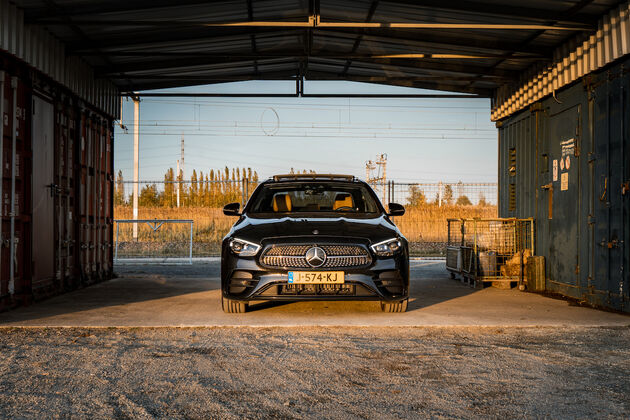 Mercedes_Benz_E200_Front_Steel