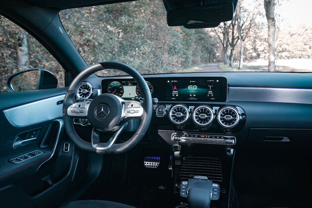 mercedesbenz-a250e-interior