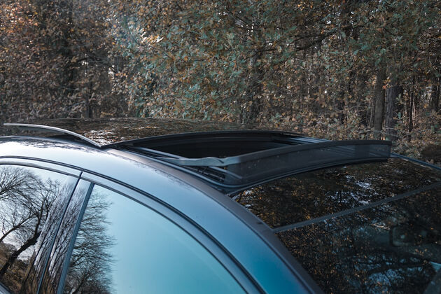 mercedesbenz-a250e-sunroof