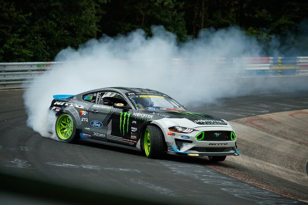 Mustang RTR 20.7 km driften op de Nuu0308rburgring