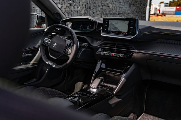 Peugeot_2008_Interior