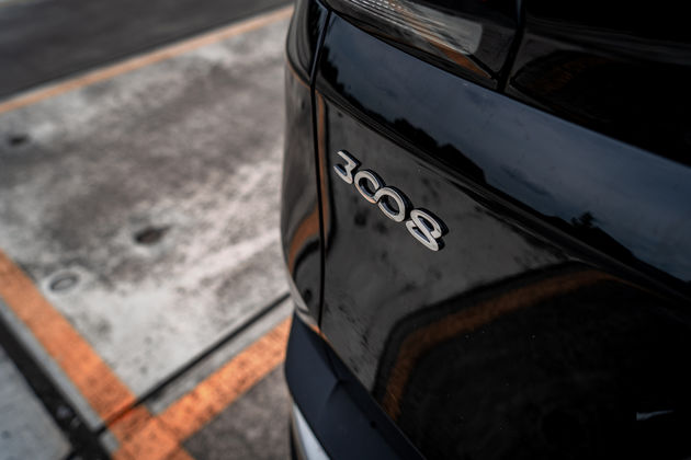 Peugeot_3008_badge