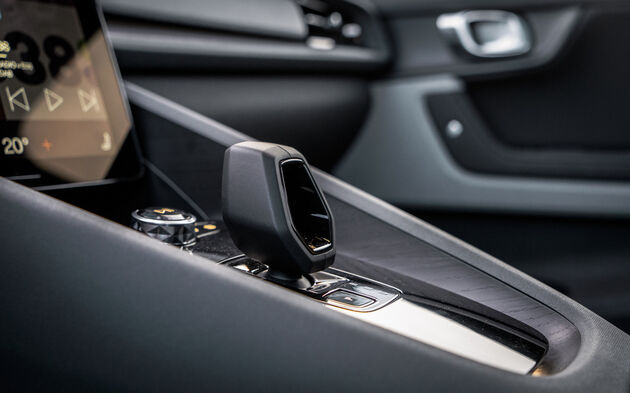 Polestar_2_shifter