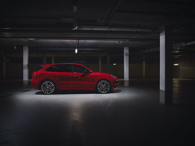 Porsche_Cayenne_GTS_red