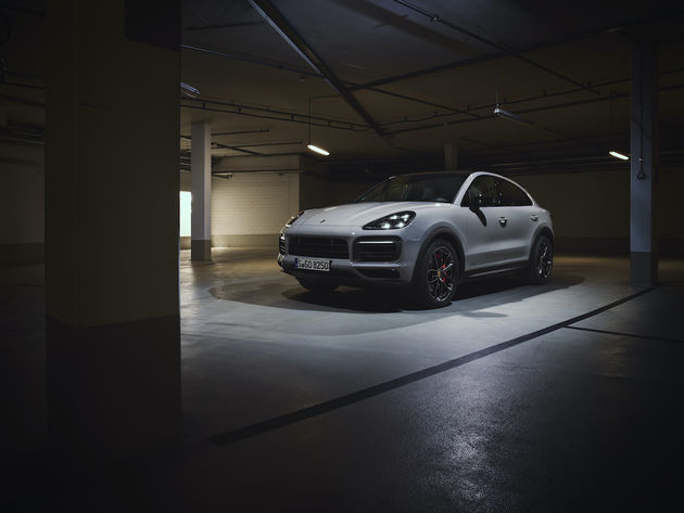 Porsche_Cayenne_GTS_White