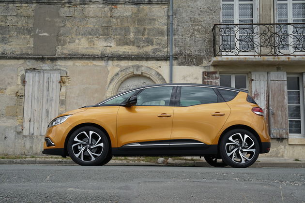 renault_Scenic_2017_1