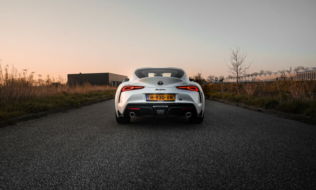 Toyota_Supra_Back