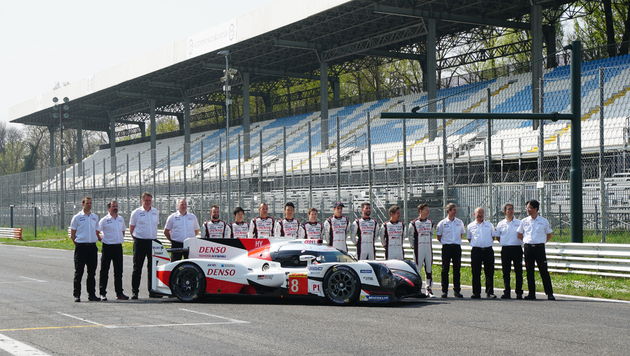 Het volledige team van Toyota Gazoo Racing