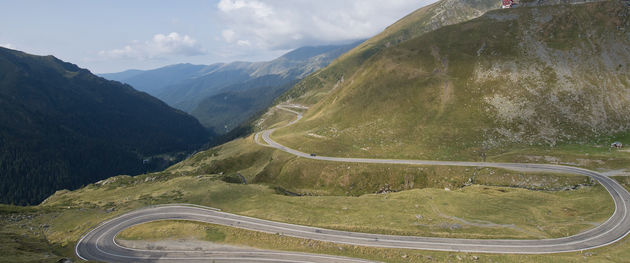 De Transfagarasan Road, slingerend met bochten om van te dromen