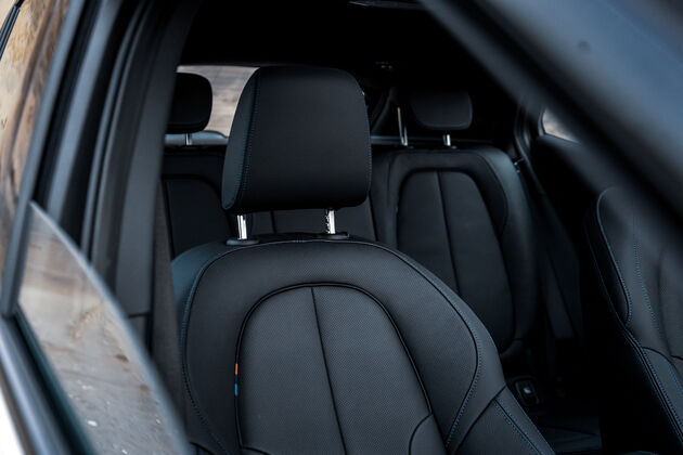 x2-bmw-carrepublic-seats